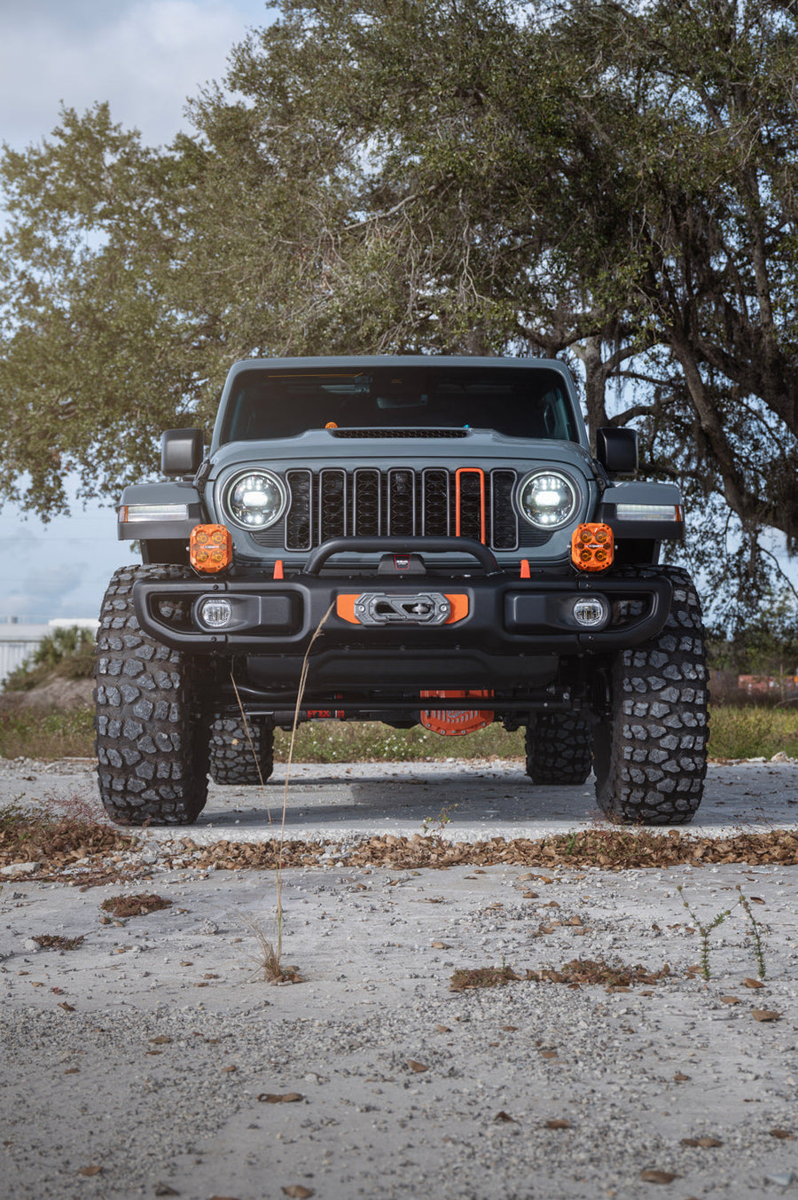 Jeep Gladiator DEFIANT Wheels DF01 Black Milled 17x8 37x12.5R17 Yokohama Tire