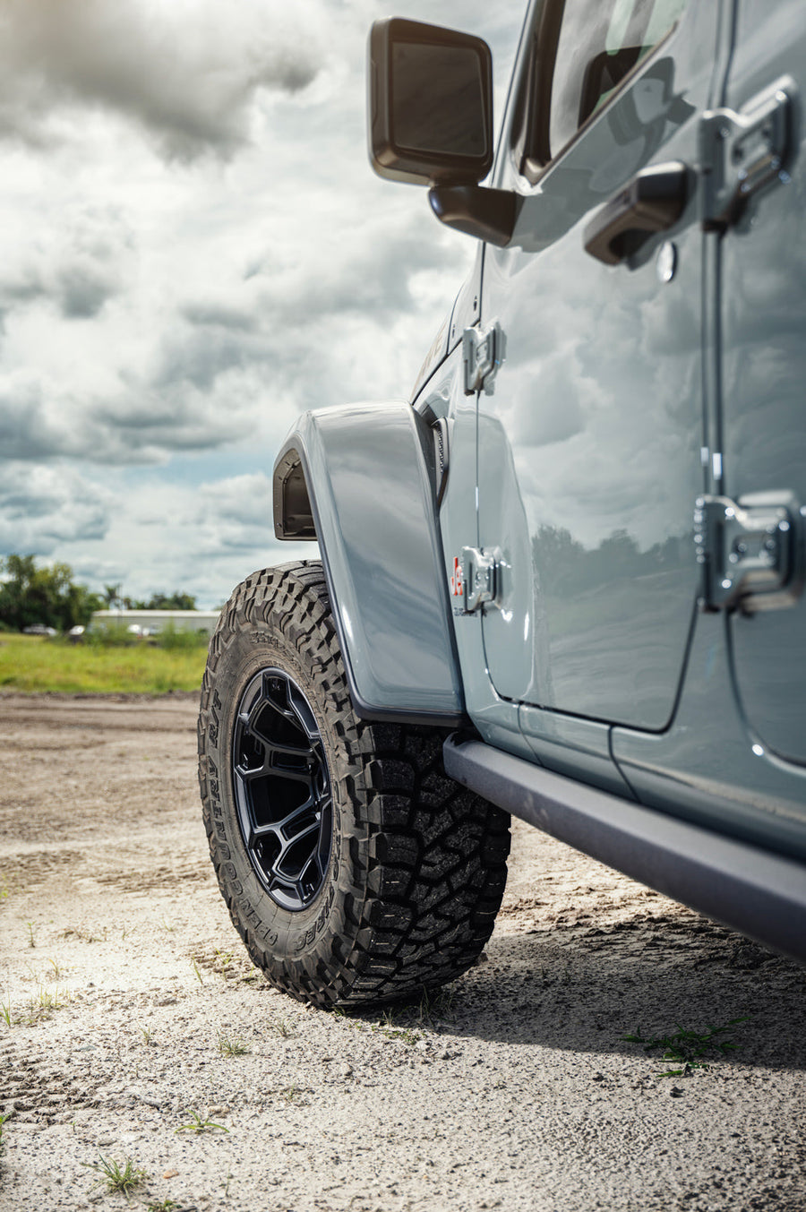 Jeep Gladiator DEFIANT Wheels DF03 Satin Charcoal 2-Tone 17×9 35x12.5x17 TOYO Open Country Tire 1
