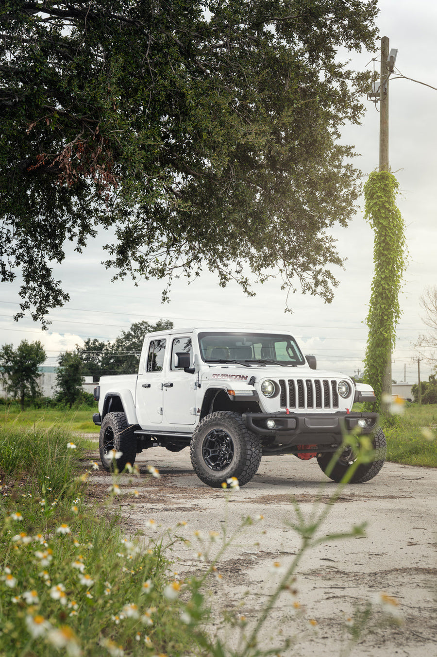 Jeep Gladiator DEFIANT Wheels DF03 Gloss Black 17×9 35x12.5x17 TOYO Open Country Tire
