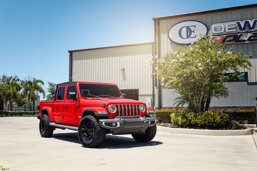 Jeep Gladiator DEFIANT Wheels DF03B Gloss Black 17x9 33-12.5-17 Sailun Tires