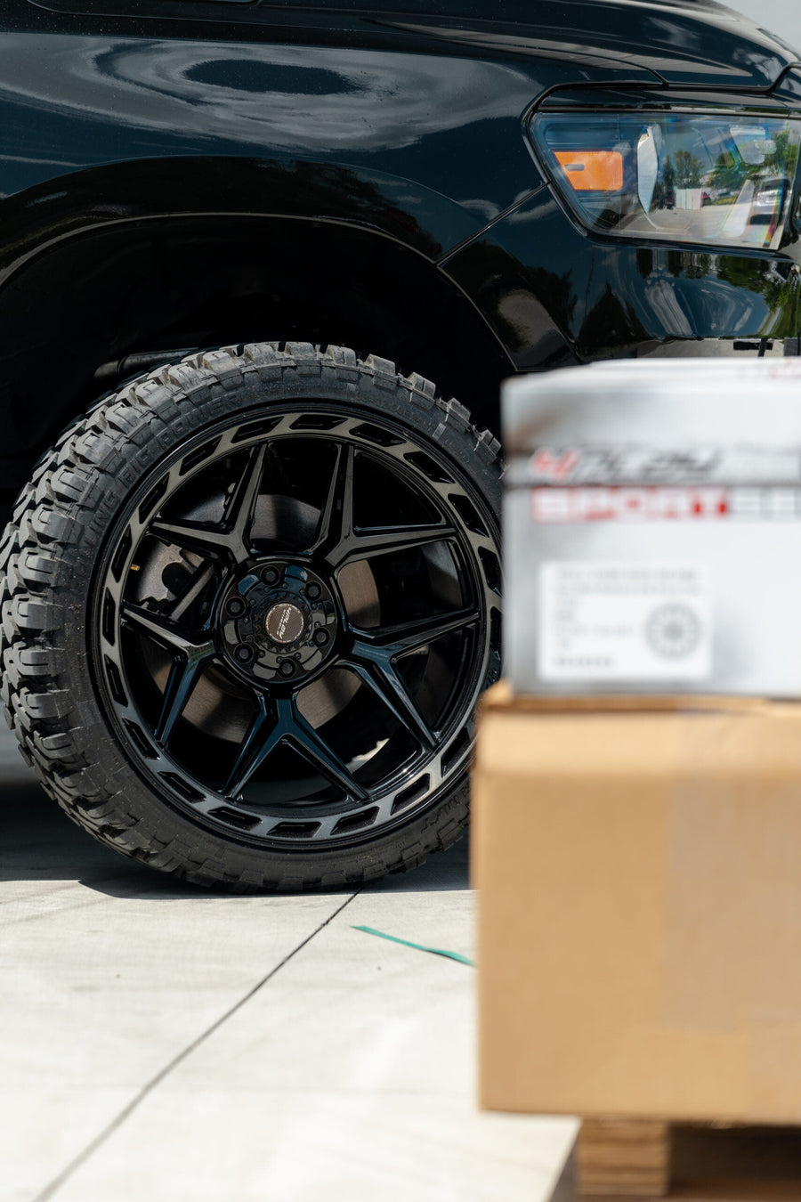 RAM 1500 4PLAY WHEELS 4P55 24X12 33X12.5X24 RBP TIRE LEVELED 2.0 INCH IN FRONT