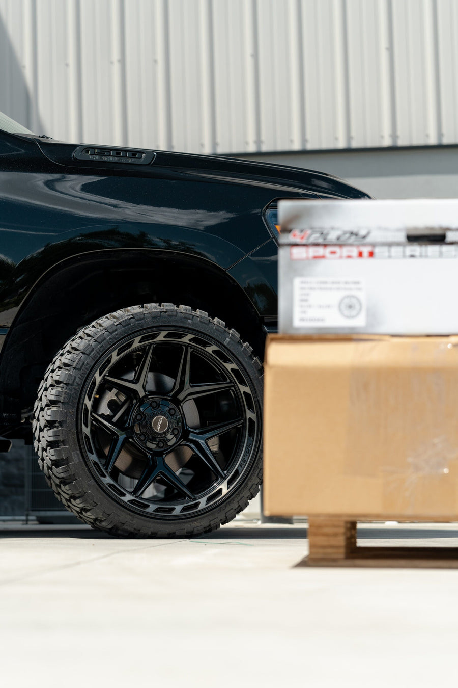 RAM 1500 4PLAY WHEELS 4P55 24X12 33X12.5X24 RBP TIRE LEVELED 2.0 INCH IN FRONT