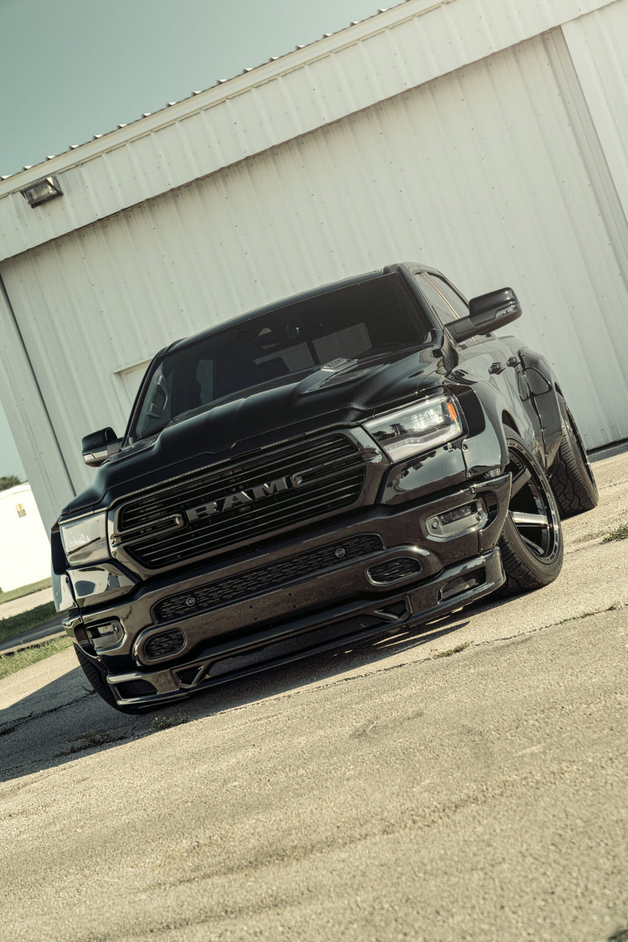 RAM 1500 4PLAY WHEELS 4P63 22X12 305X40X22 NITTO TIRE CLINCHED WIDE BODY