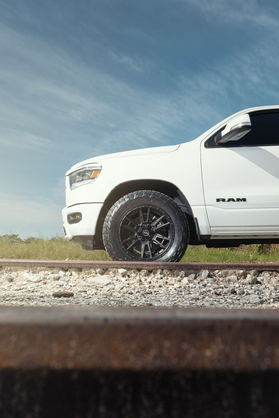 RAM 1500 4PLAY WHEELS S20 20X9 305X55X20 NITTO TIRES