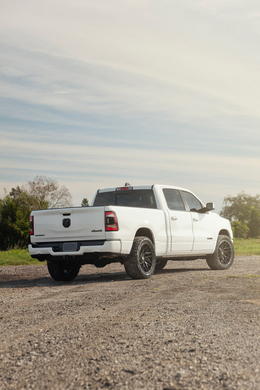 RAM 1500 4PLAY WHEELS S28 22X10 33X12.5X22 NITTO TIRES
