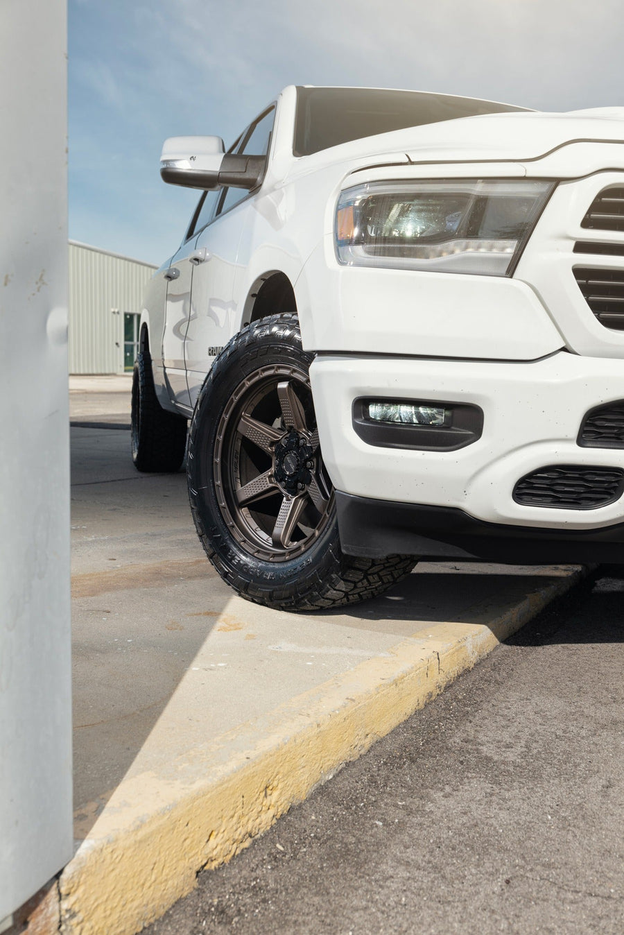 RAM 1500 4PLAY WHEELS S63 20X9 305X55X20 NITTO TIRES