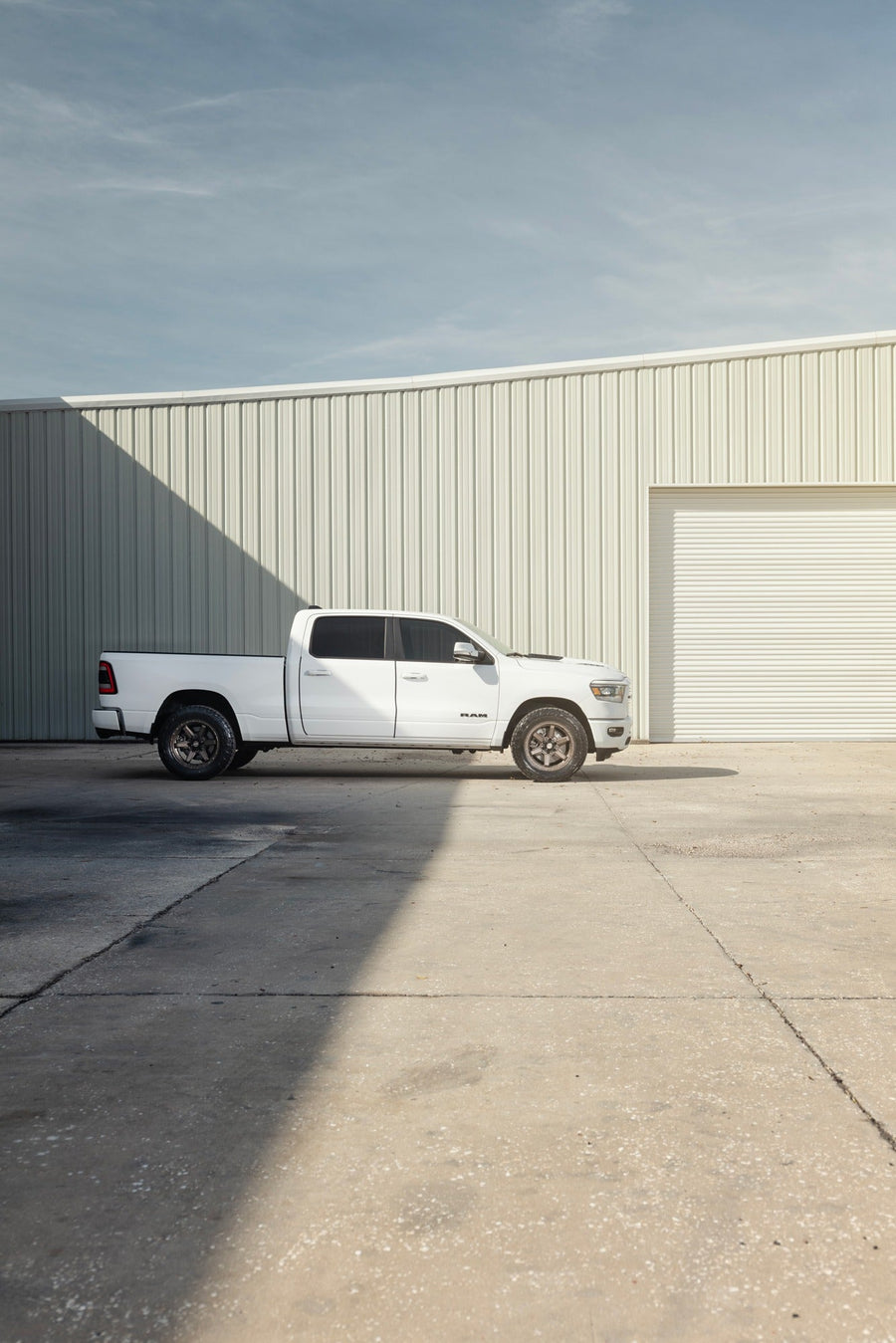 RAM 1500 4PLAY WHEELS S63 20X9 305X55X20 NITTO TIRES