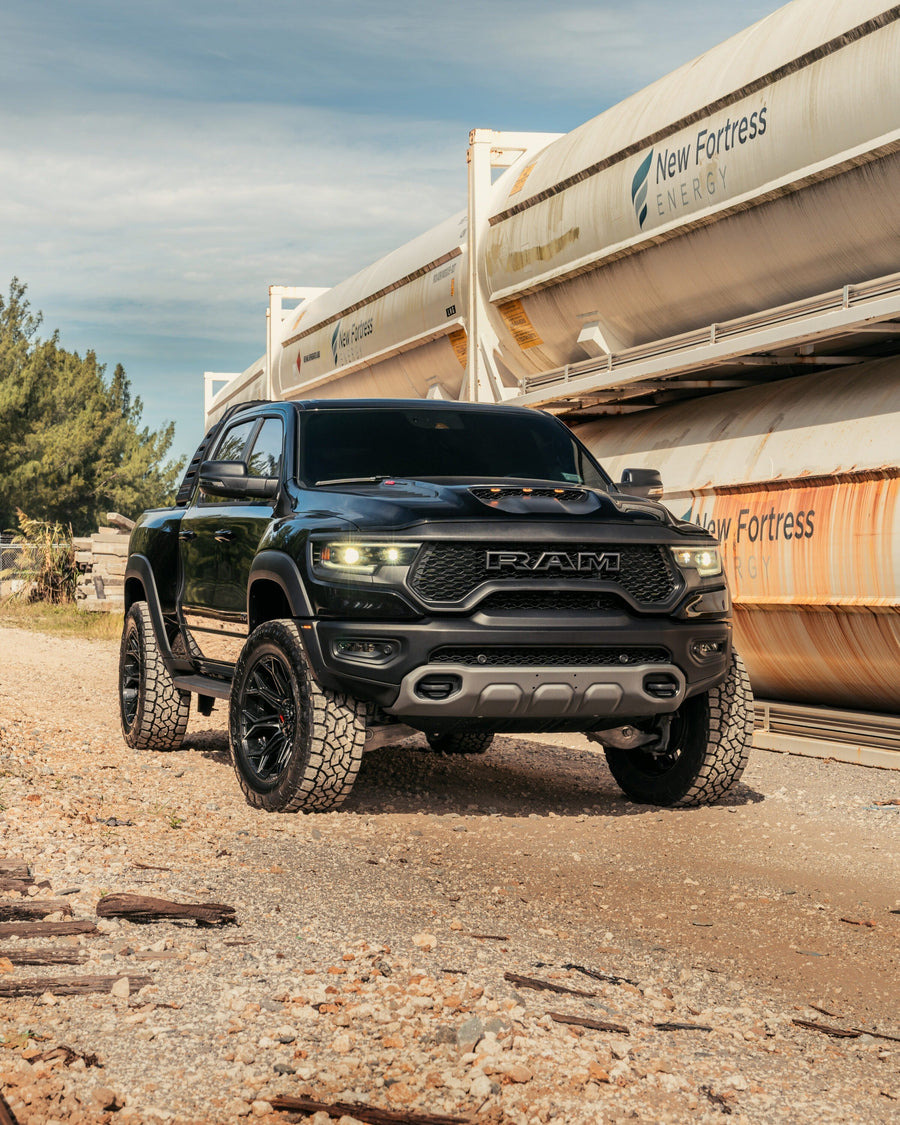 RAM TRX 4PLAY WHEELS 4P83 22X12 TOYO TIRES 37X12.5X22