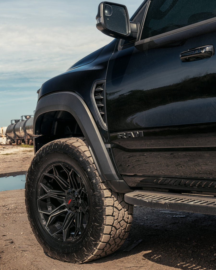 RAM TRX 4PLAY WHEELS 4P83 22X12 TOYO TIRES 37X12.5X22
