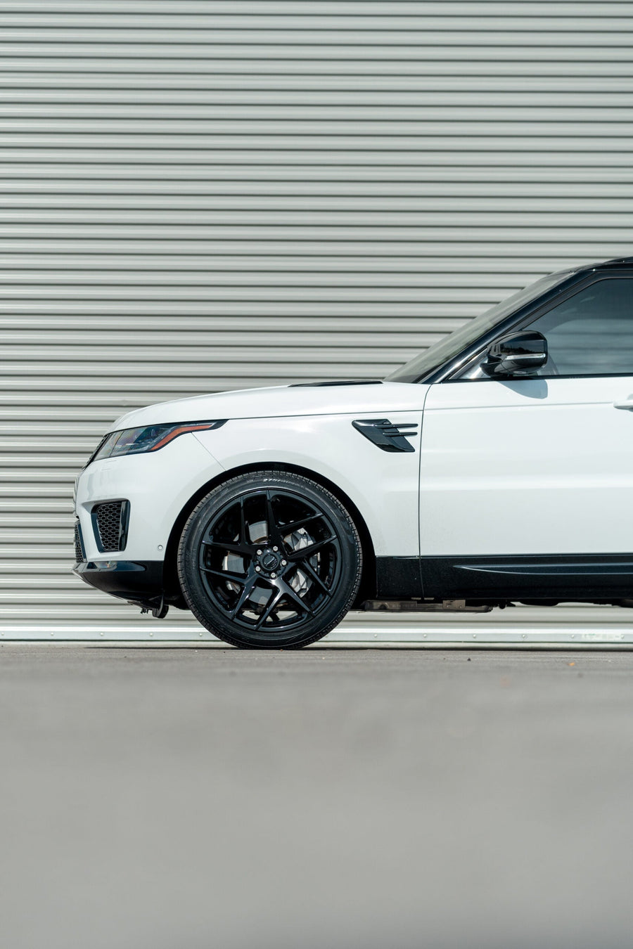 RANGE ROVER SPORT DEFIANT WHEEL DF05 22X10 BLACK RIMS 275X40X22 PIRELLI TIRE