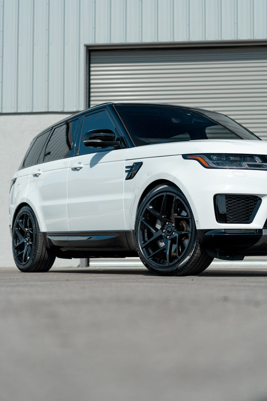 RANGE ROVER SPORT DEFIANT WHEEL DF05 22X10 BLACK RIMS 275X40X22 PIRELLI TIRE