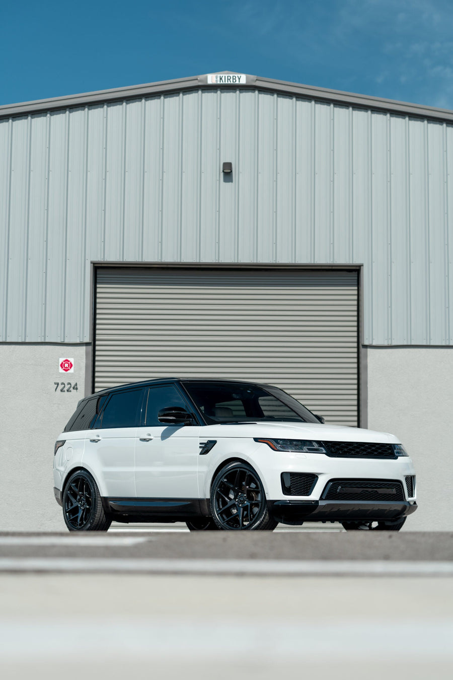 RANGE ROVER SPORT DEFIANT WHEEL DF05 22X10 BLACK RIMS 275X40X22 PIRELLI TIRE