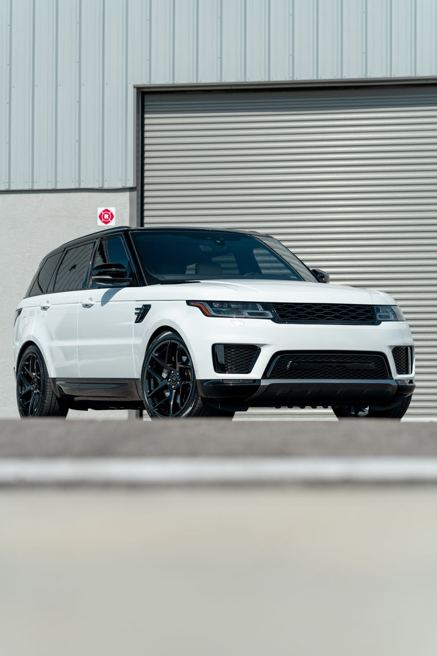 RANGE ROVER SPORT DEFIANT WHEEL DF05 22X10 BLACK RIMS 275X40X22 PIRELLI TIRE