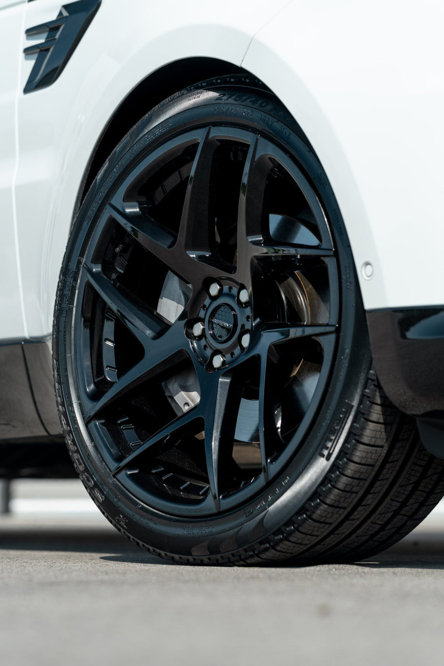 RANGE ROVER SPORT DEFIANT WHEEL DF05 22X10 BLACK RIMS 275X40X22 PIRELLI TIRE