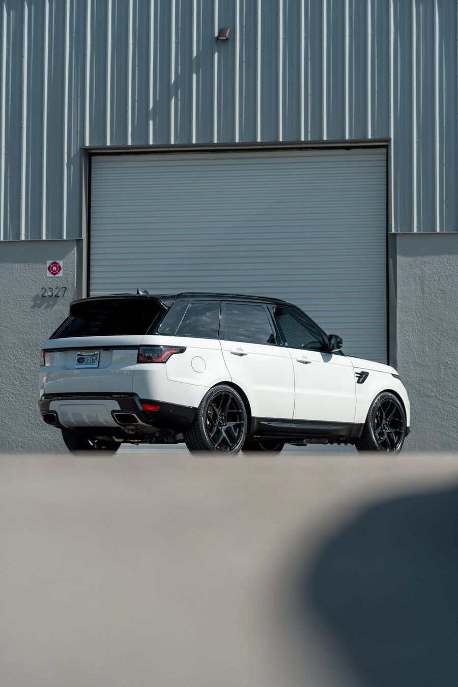 RANGE ROVER SPORT DEFIANT WHEEL DF05 22X10 BLACK RIMS 275X40X22 PIRELLI TIRE