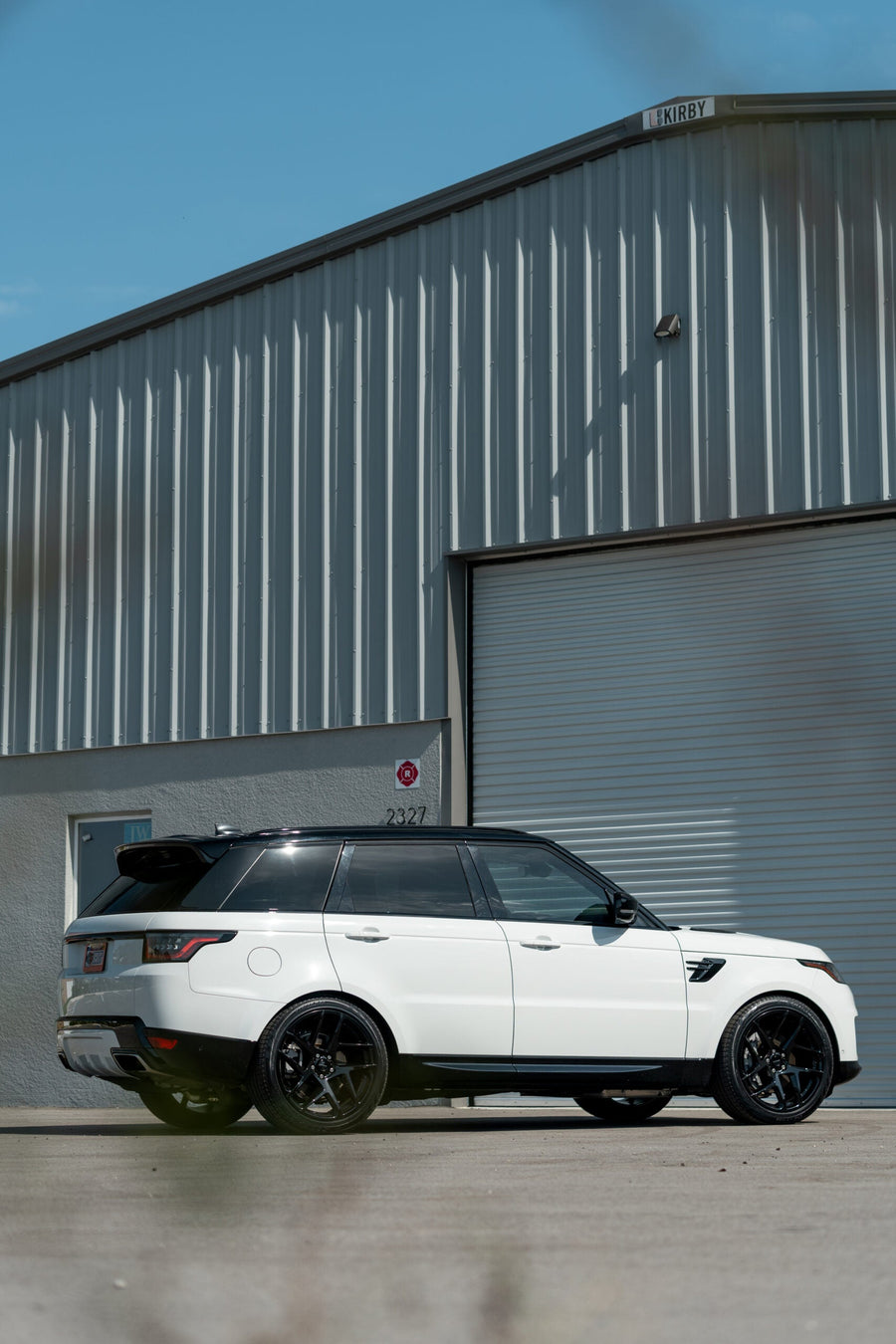 RANGE ROVER SPORT DEFIANT WHEEL DF05 22X10 BLACK RIMS 275X40X22 PIRELLI TIRE