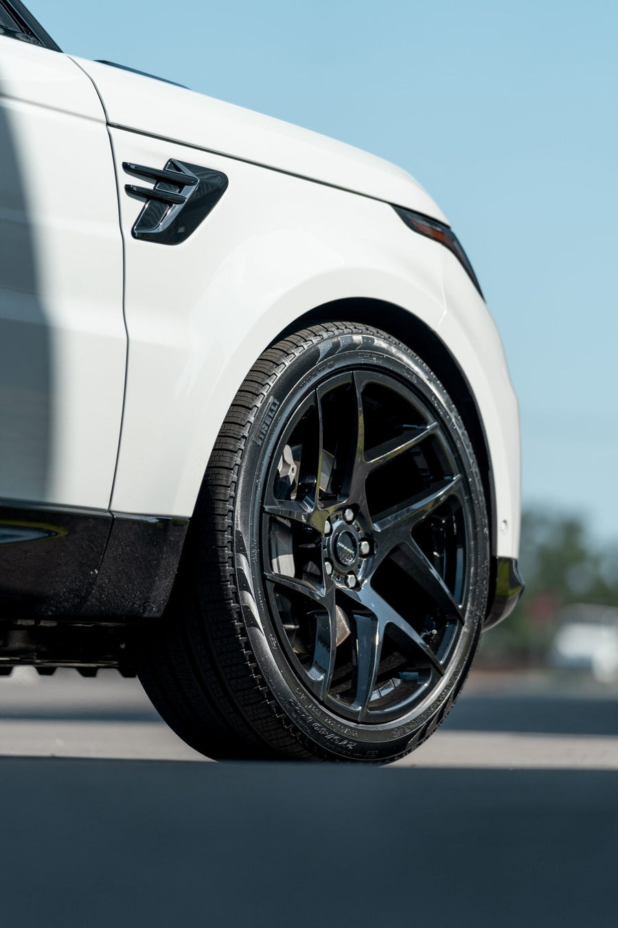 RANGE ROVER SPORT DEFIANT WHEEL DF05 22X10 BLACK RIMS 275X40X22 PIRELLI TIRE