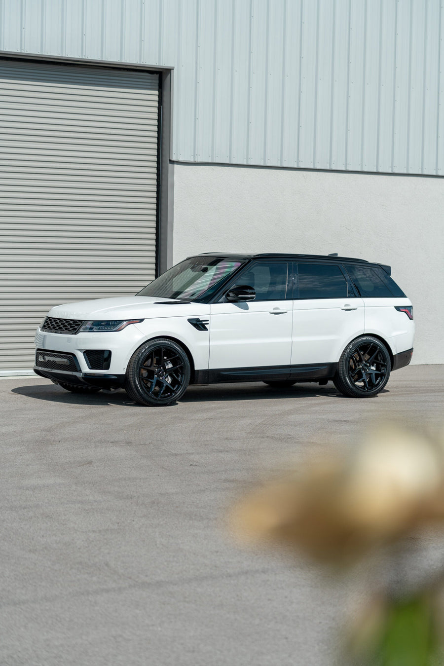 RANGE ROVER SPORT DEFIANT WHEEL DF05 22X10 BLACK RIMS 275X40X22 PIRELLI TIRE