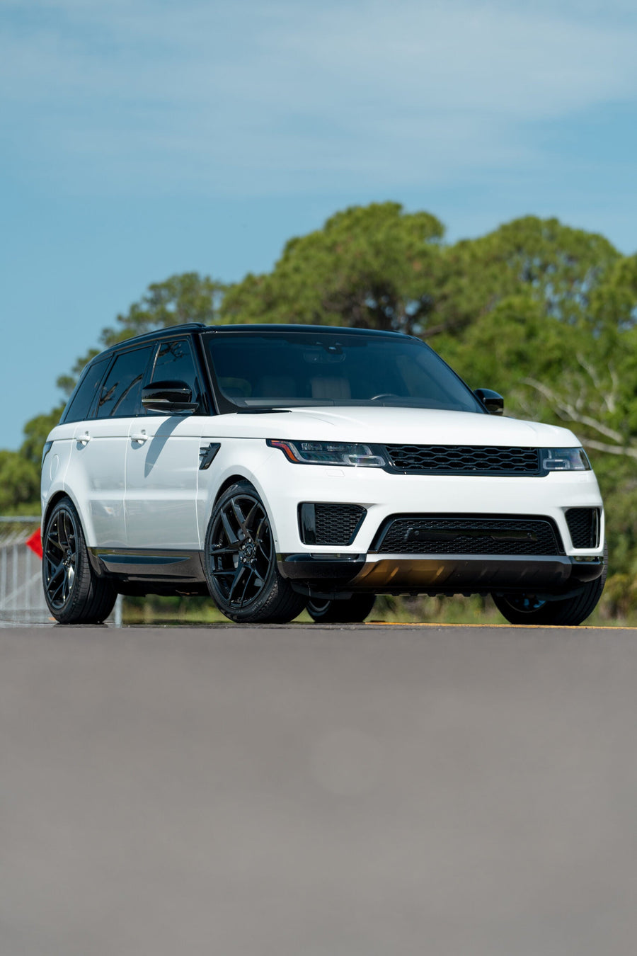 RANGE ROVER SPORT DEFIANT WHEEL DF05 22X10 BLACK RIMS 275X40X22 PIRELLI TIRE