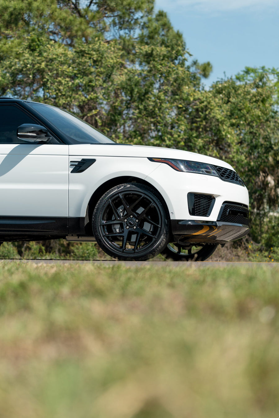 RANGE ROVER SPORT DEFIANT WHEEL DF05 22X10 BLACK RIMS 275X40X22 PIRELLI TIRE