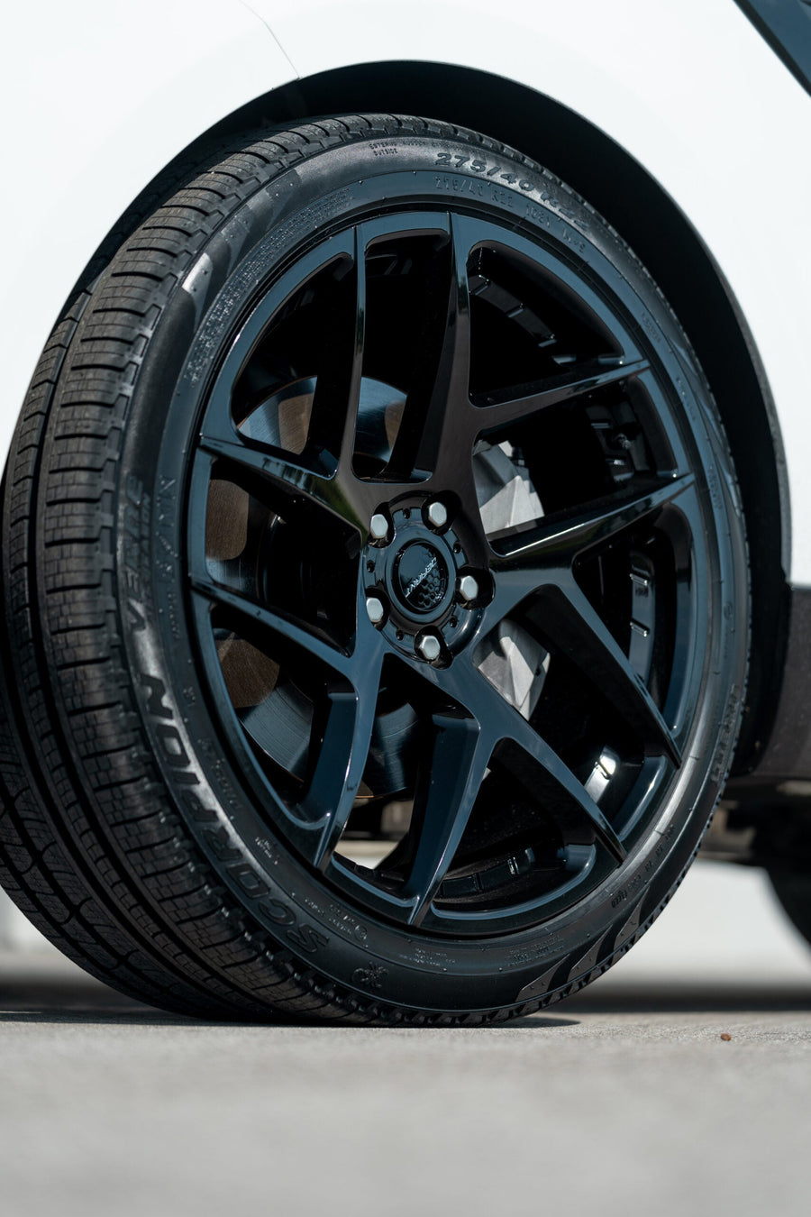 RANGE ROVER SPORT DEFIANT WHEEL DF05 22X10 BLACK RIMS 275X40X22 PIRELLI TIRE