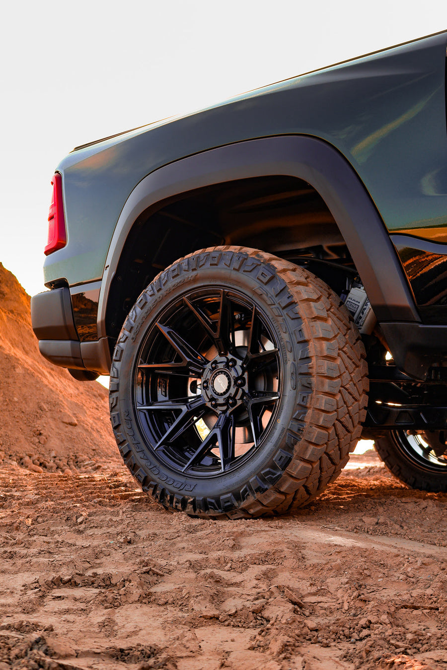Ram RHO 4PLAY Wheels 4P40 22x10 35x12.5x22 Nitto Ridge Grappler Michael Gutelli