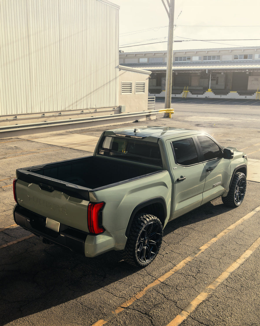 Toyota Tundra 4PLAY Wheels 4P83 24x10 33x12.5x24 RBP Tires Stock Suspension