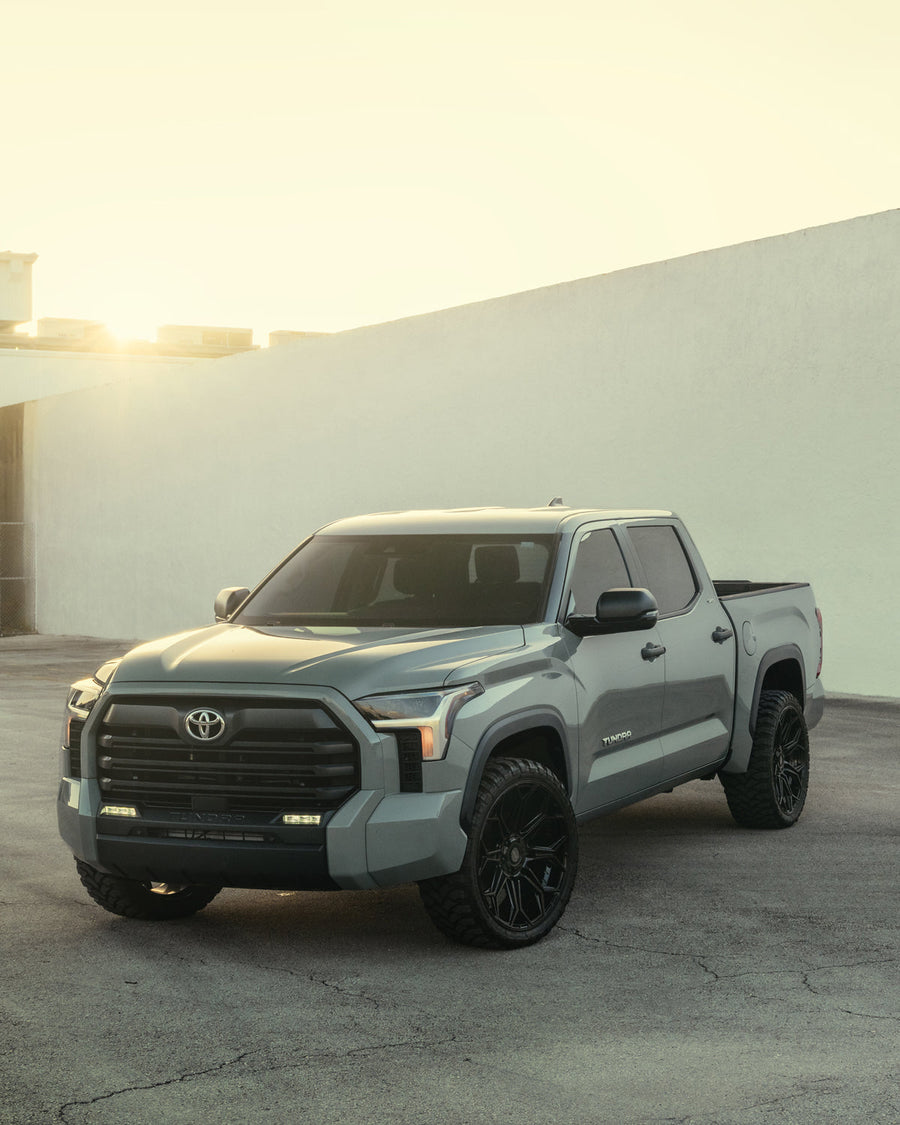 Toyota Tundra 4PLAY Wheels 4P83 24x10 Gloss Black 33x12.5x24 RBP Tires Stock Suspension