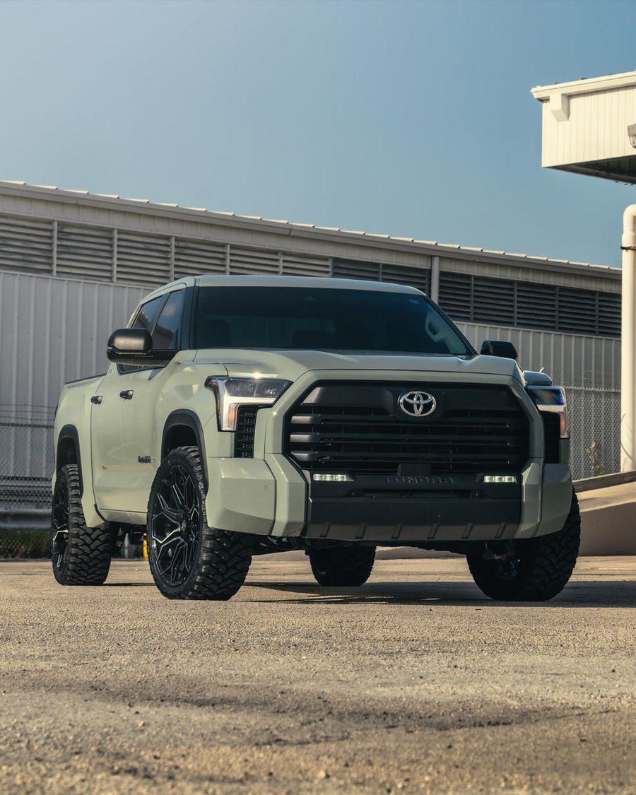 Toyota Tundra 4PLAY Wheels 4P83 24x10 33x12.5x24 RBP Tires Stock Suspension