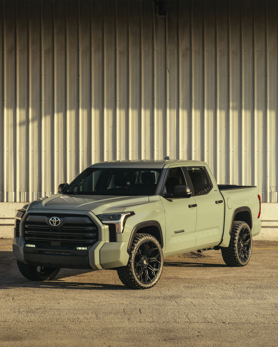 Toyota Tundra 4PLAY Wheels 4P83 24x10 Gloss Black 33x12.5x24 RBP Tires Stock Suspension