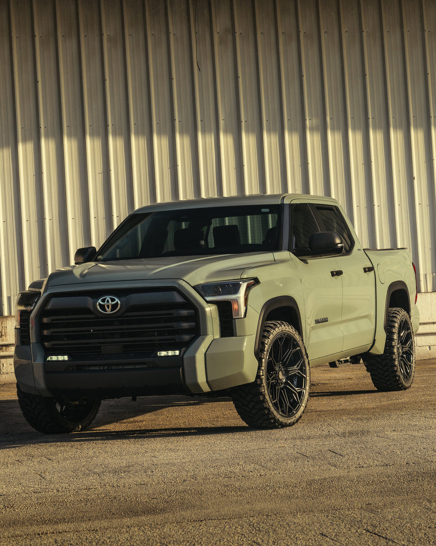 Toyota Tundra 4PLAY Wheels 4P83 24x10 Gloss Black 33x12.5x24 RBP Tires Stock Suspension