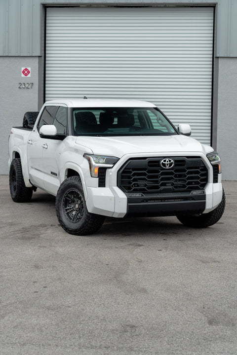 TOYOTA TUNDRA 4PLAY WHEELS S01 17X9 33X12.5X17 NITTO TIRE STOCK SUSPENSION