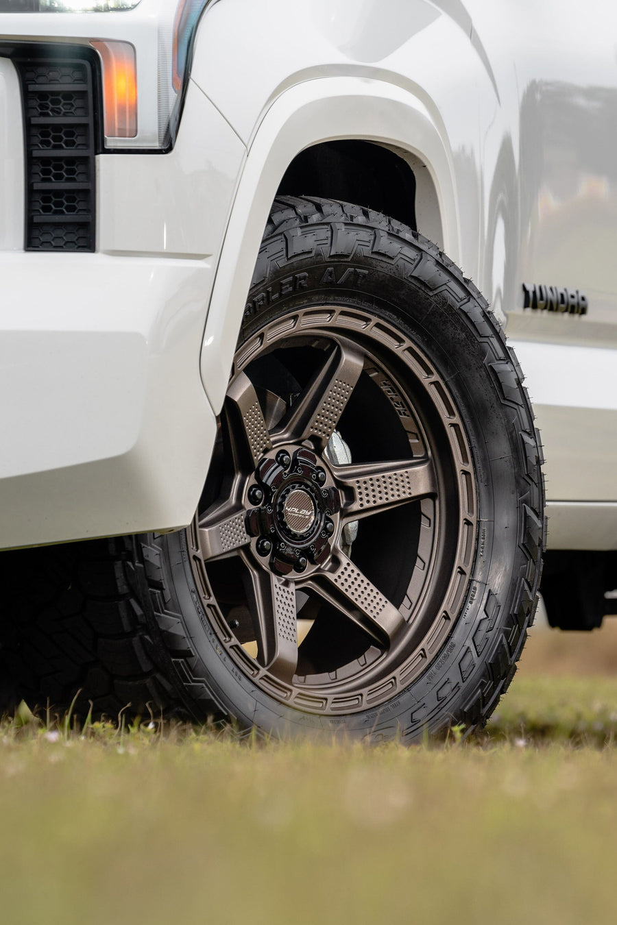 TOYOTA TUNDRA 4PLAY WHEELS S63 20X9 305X55X20 NITTO TIRE STOCK SUSPENSION
