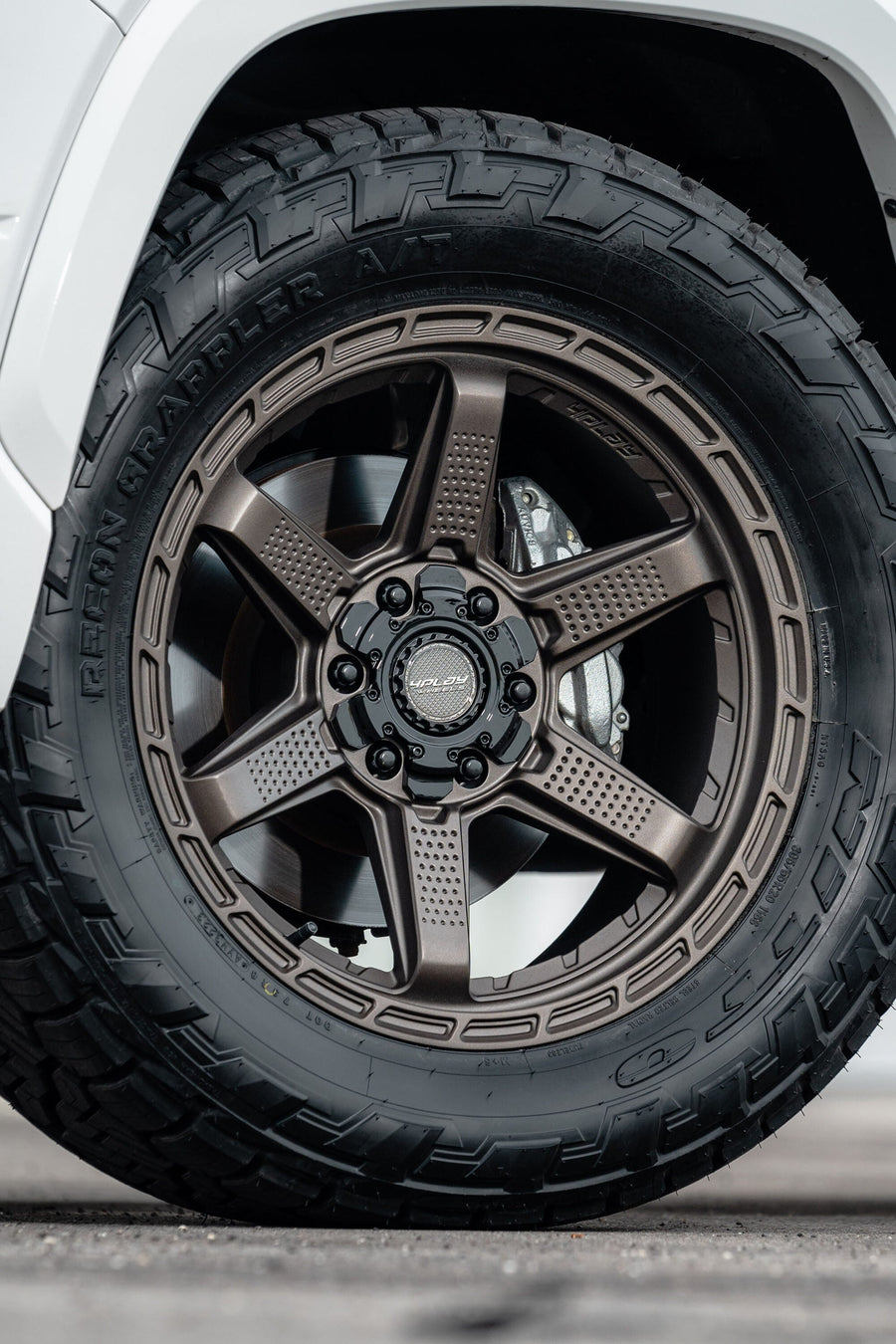 TOYOTA TUNDRA 4PLAY WHEELS S63 20X9 305X55X20 NITTO TIRE STOCK SUSPENSION