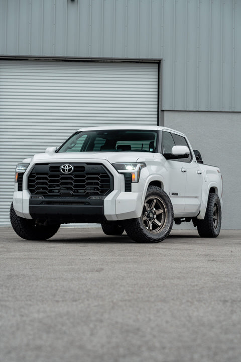 TOYOTA TUNDRA 4PLAY WHEELS S63 20X9 305X55X20 NITTO TIRE STOCK SUSPENSION