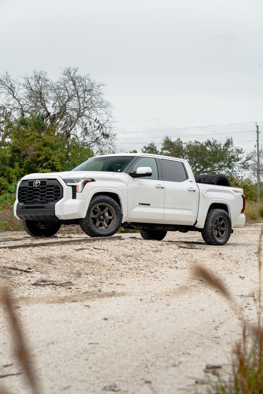 TOYOTA TUNDRA 4PLAY WHEELS S63 20X9 305X55X20 NITTO TIRE STOCK SUSPENSION