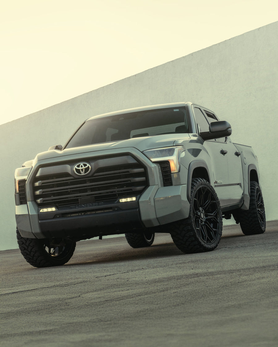 Toyota Tundra 4PLAY Wheels 4P83 24x10 Gloss Black 33x12.5x24 RBP Tires Stock Suspension