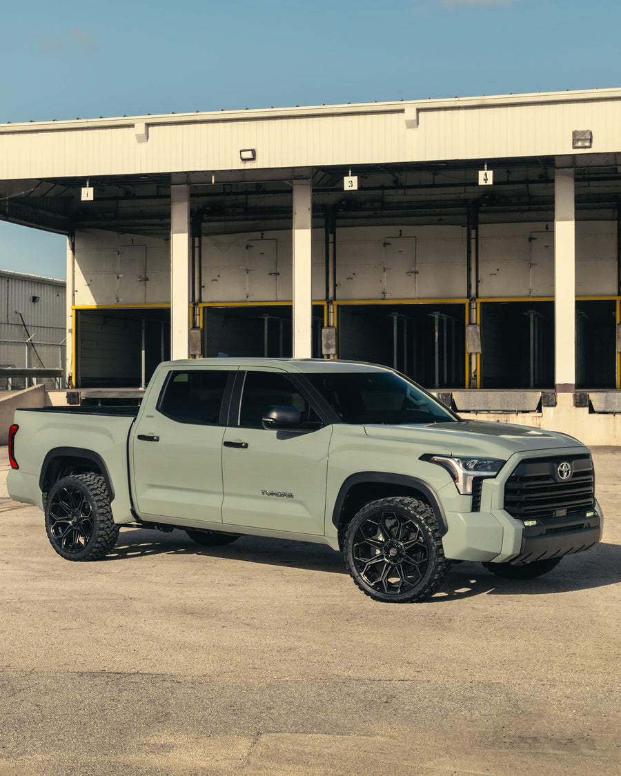 Toyota Tundra 4PLAY Wheels 4P83 24x10 33x12.5x24 RBP Tires Stock Suspension