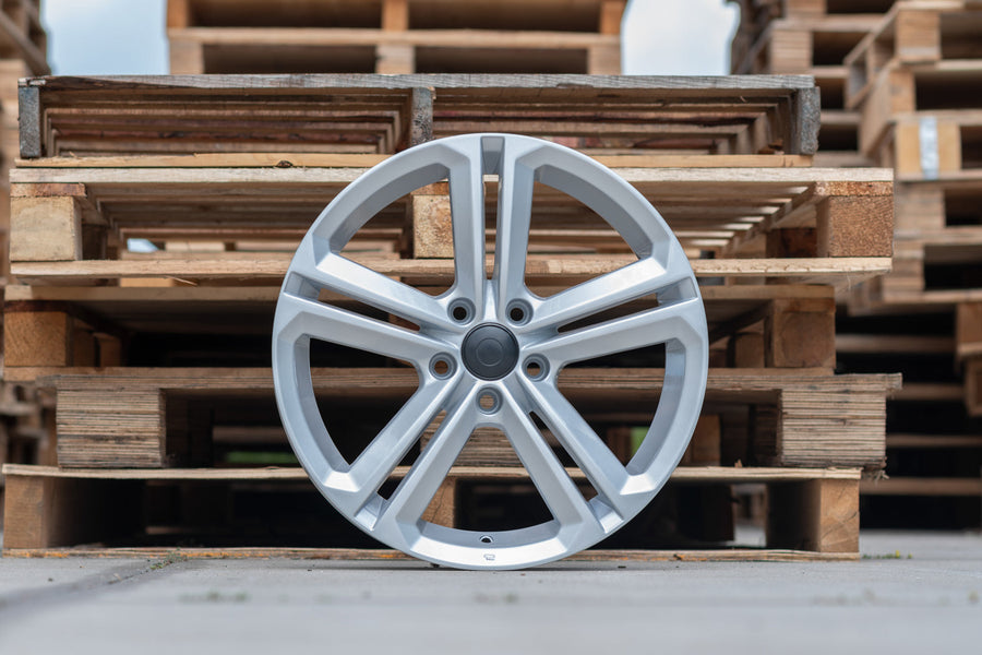OE Wheels VW18 Lifestyle Photos