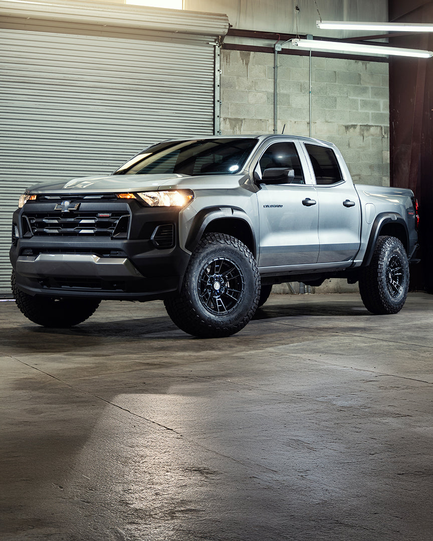 Chevrolet Colorado Trail Boss 4PLAY Wheels S20 17x9 Rims 285x75x17 Nexen At Tires Stock Suspension