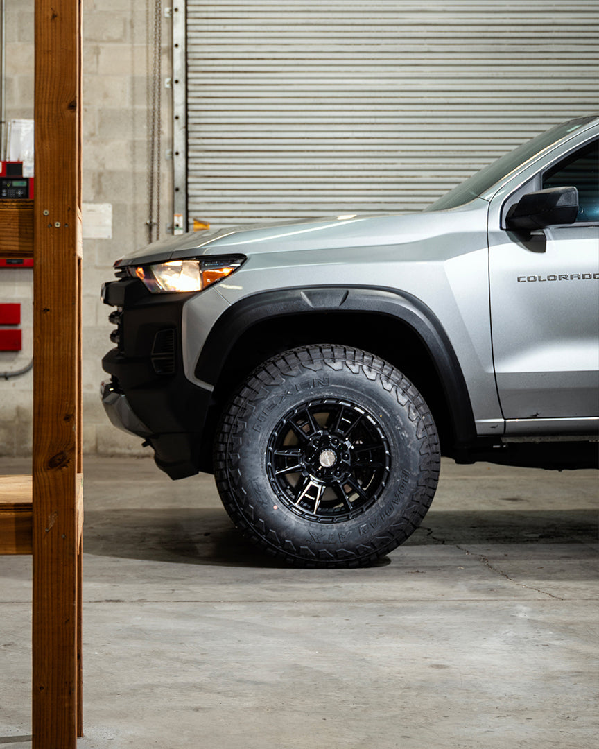 Chevrolet Colorado Trail Boss 4PLAY Wheels S20 17x9 Rims 285x75x17 Nexen At Tires Stock Suspension