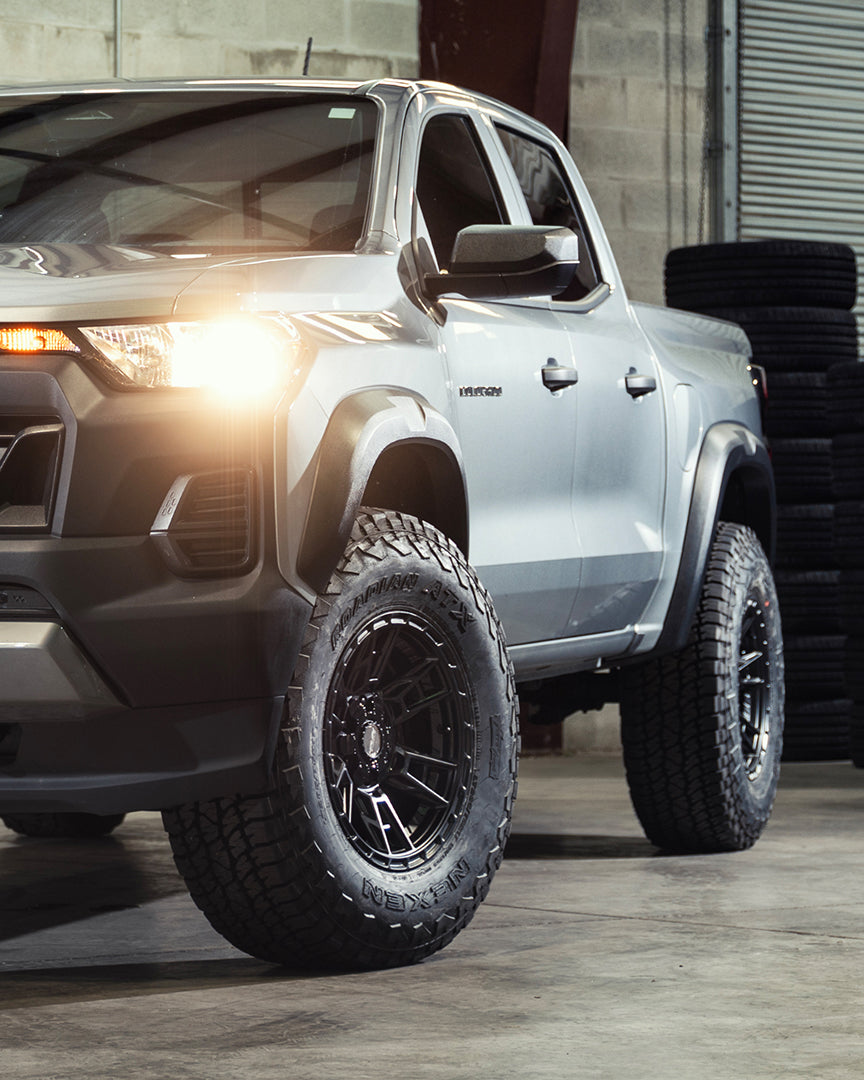 Chevrolet Colorado Trail Boss 4PLAY Wheels S20 17x9 Rims 285x75x17 Nexen At Tires Stock Suspension