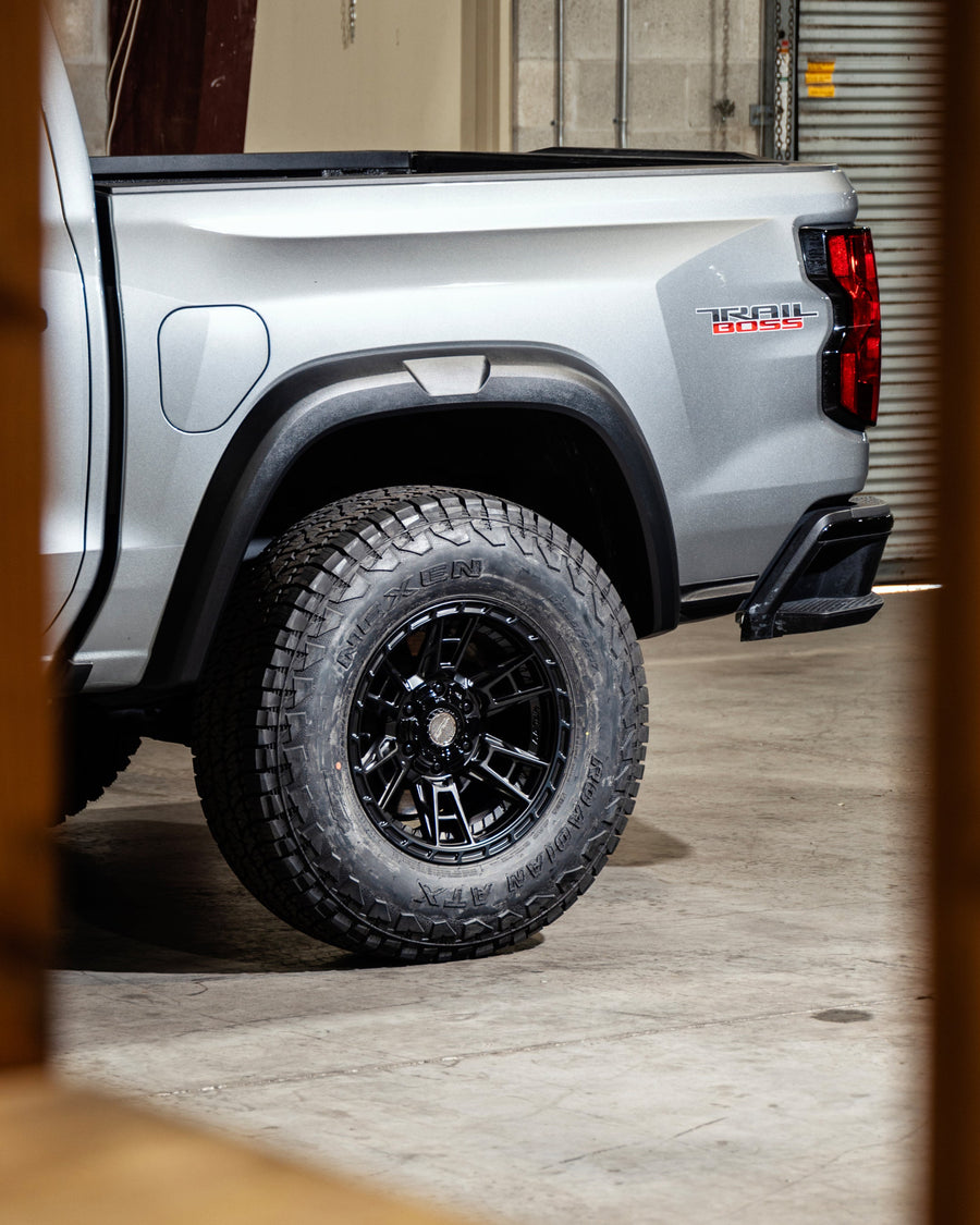 Chevrolet Colorado Trail Boss 4PLAY Wheels S20 17x9 Rims 285x75x17 Nexen At Tires Stock Suspension