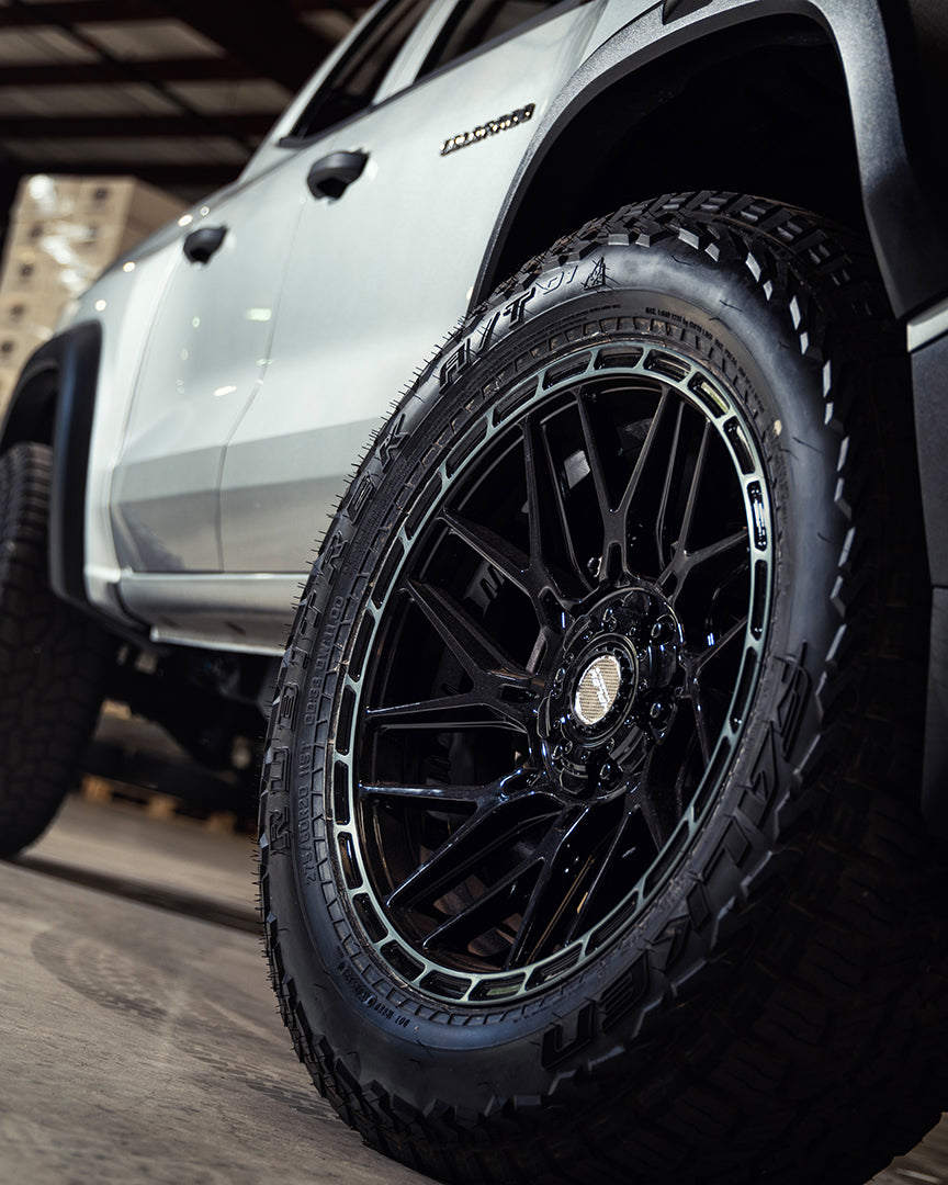 Chevrolet Colorado Trail Boss 4PLAY Wheels S28 20x9 Rims 275x60x20 Falken Tires Stock Suspension