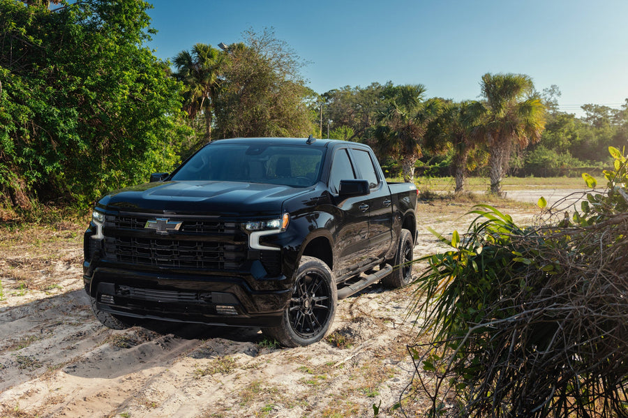 Chevrolet Silverado 4PLAY Wheels Rims 4PS20 22x10 305x45x22 Toyo Tires Stock Suspension