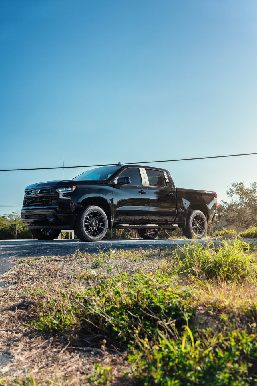 Chevrolet Silverado 4PLAY Wheels Rims 4PS20 22x10 305x45x22 Toyo Tires Stock Suspension
