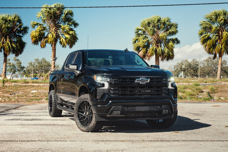 Chevrolet Silverado 4PLAY Wheels Rims 4PS28 22x10 33x12.5x22 Nitto Tires Stock Suspension