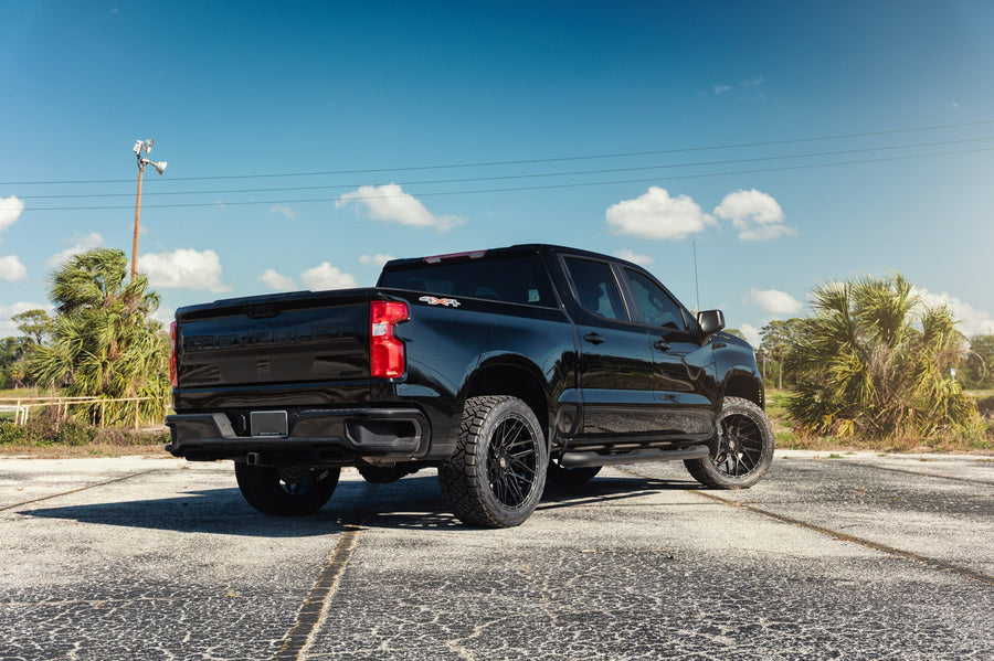 Chevrolet Silverado 4PLAY Wheels Rims 4PS28 22x10 33x12.5x22 Nitto Tires Stock Suspension