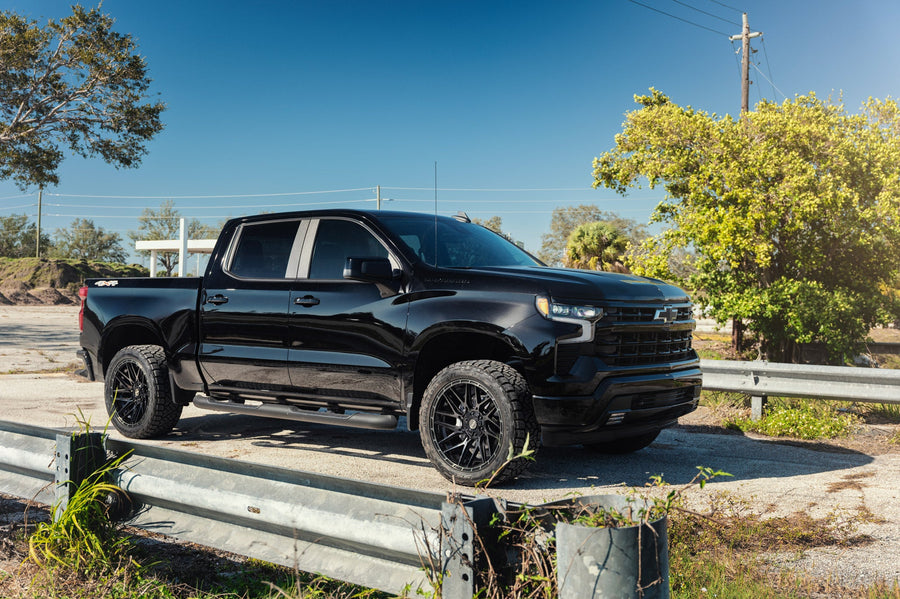 Chevrolet Silverado 4PLAY Wheels Rims 4PS28 22x10 33x12.5x22 Nitto Tires Stock Suspension