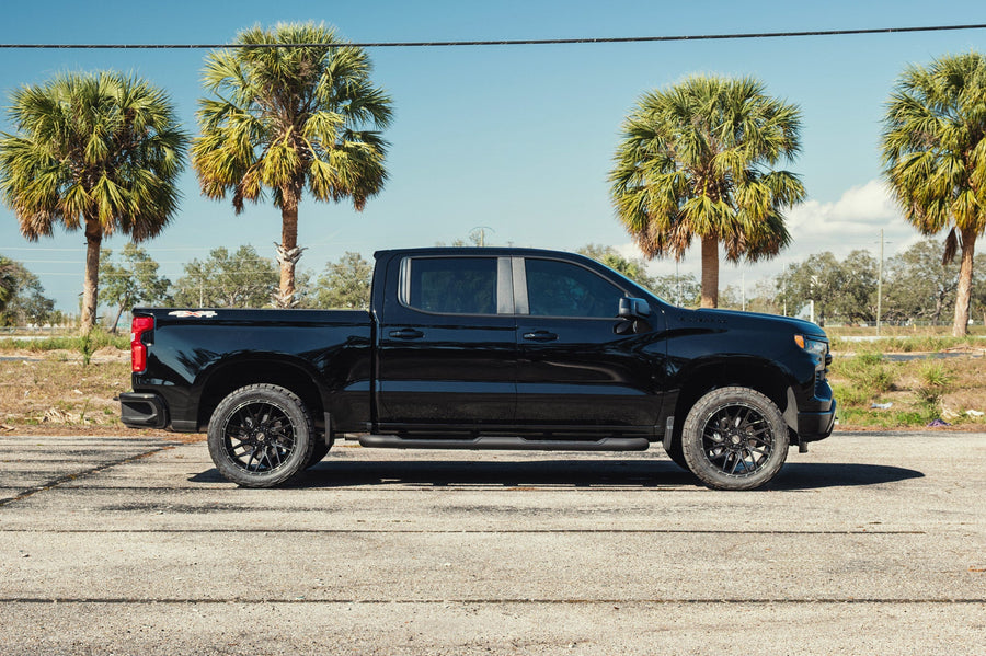 Chevrolet Silverado 4PLAY Wheels Rims 4PS28 22x10 33x12.5x22 Nitto Tires Stock Suspension